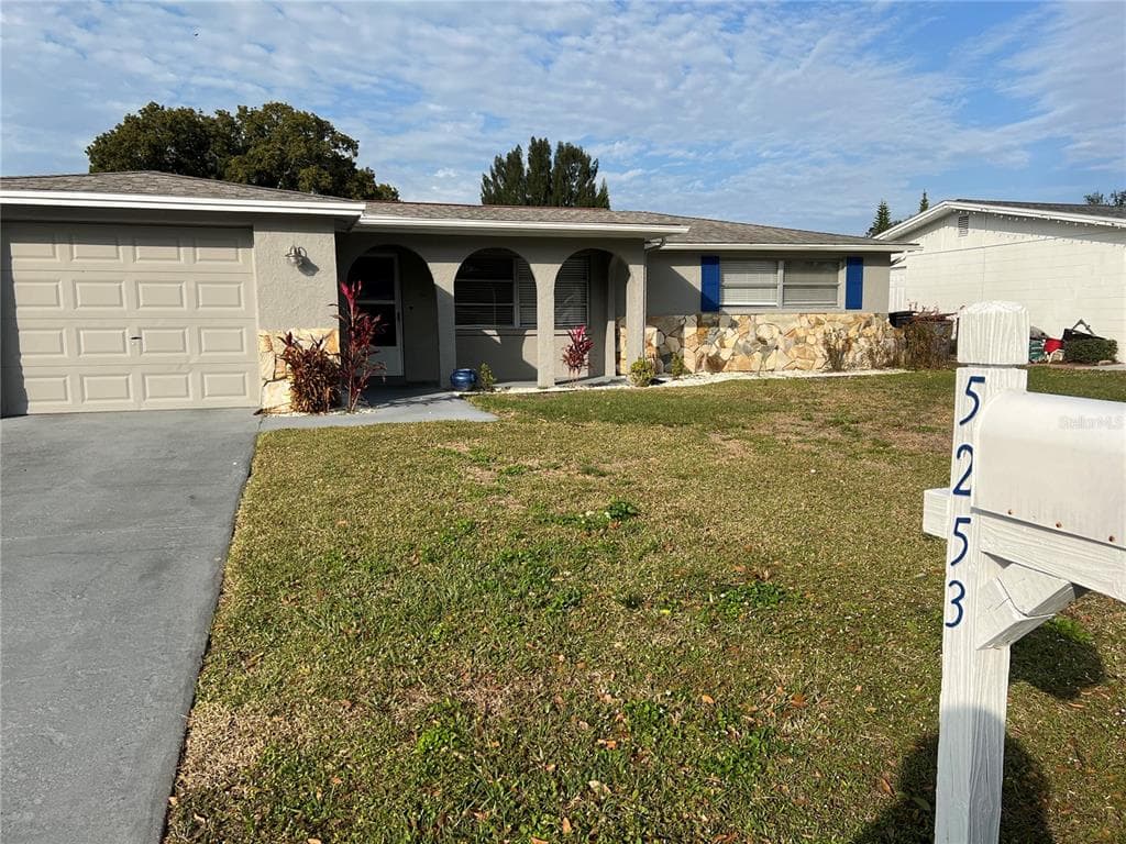 5253 PENGUIN DRIVE HOLIDAY, FL 34690