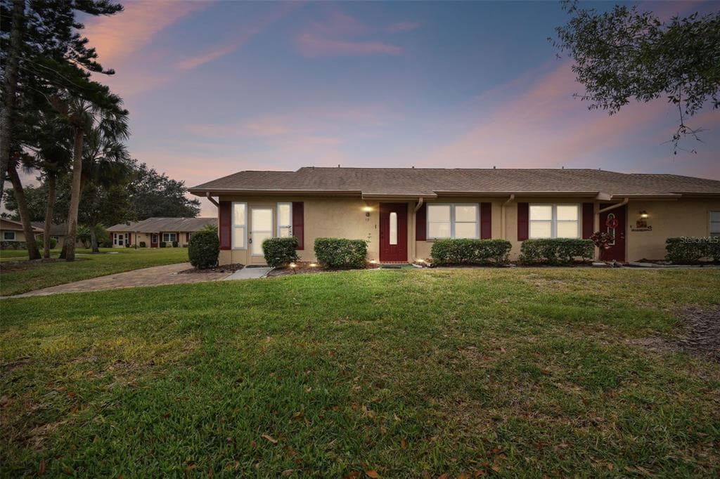 1908 CANTERBURY LANE UNIT 17 SUN CITY CENTER, FL 33573