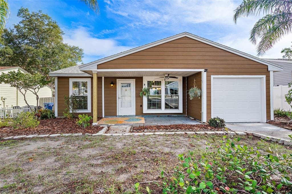 2772 DELANEY COURT PALM HARBOR, FL 34684