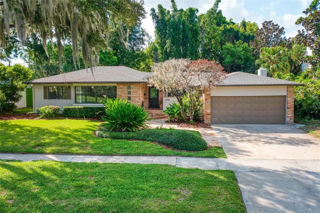 1236 SPRING LAKE DRIVE