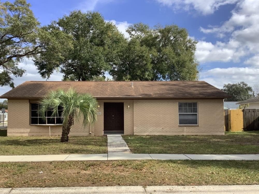1701 VILLAGE COURT BRANDON, FL 33511