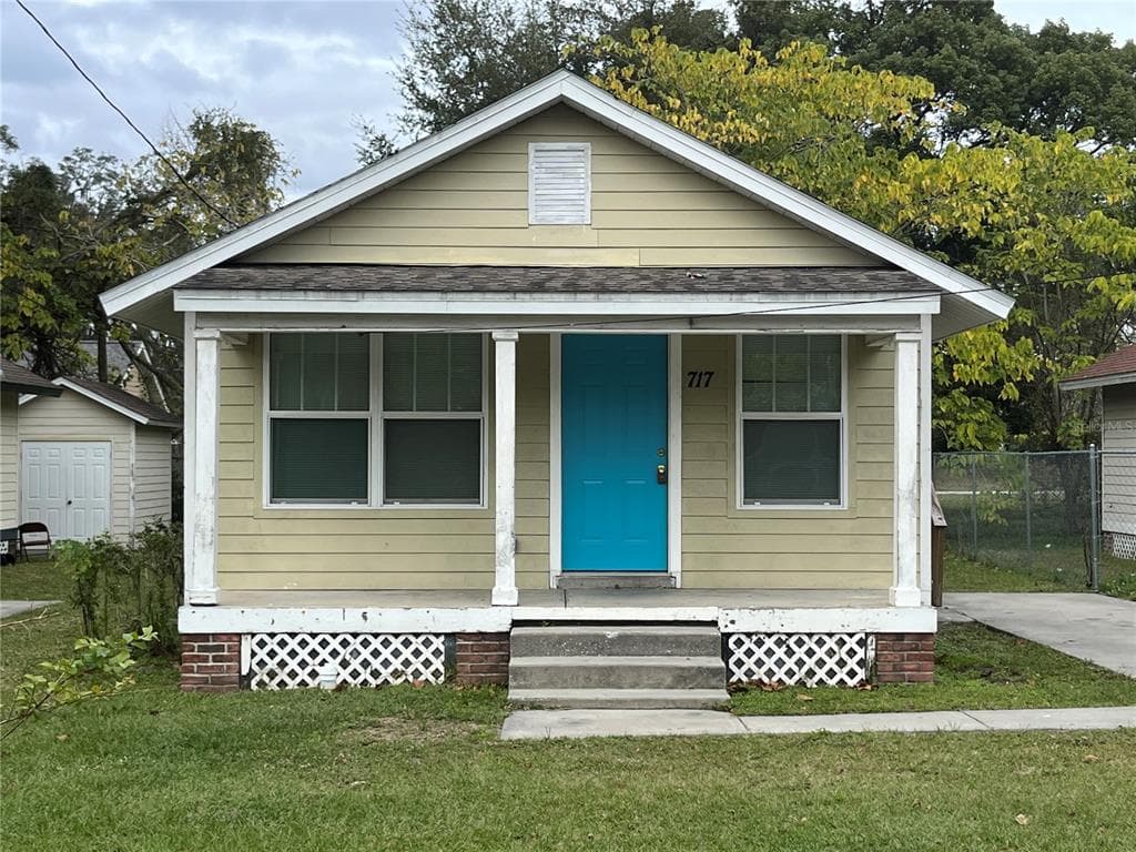 717 W SILVER SPRINGS PLACE OCALA, FL 34475