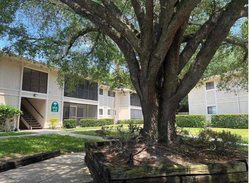6006 LAKETREE LANE UNIT C TEMPLE TERRACE, FL 33617