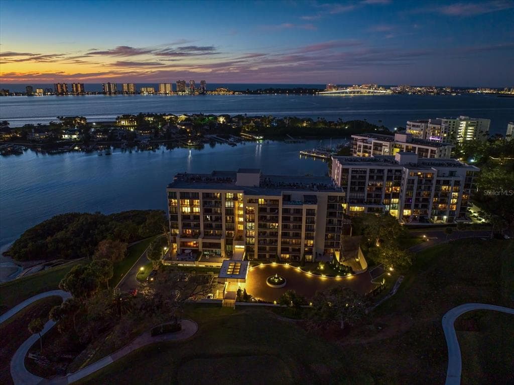 4 BELLEVIEW BOULEVARD UNIT 705 BELLEAIR, FL 33756