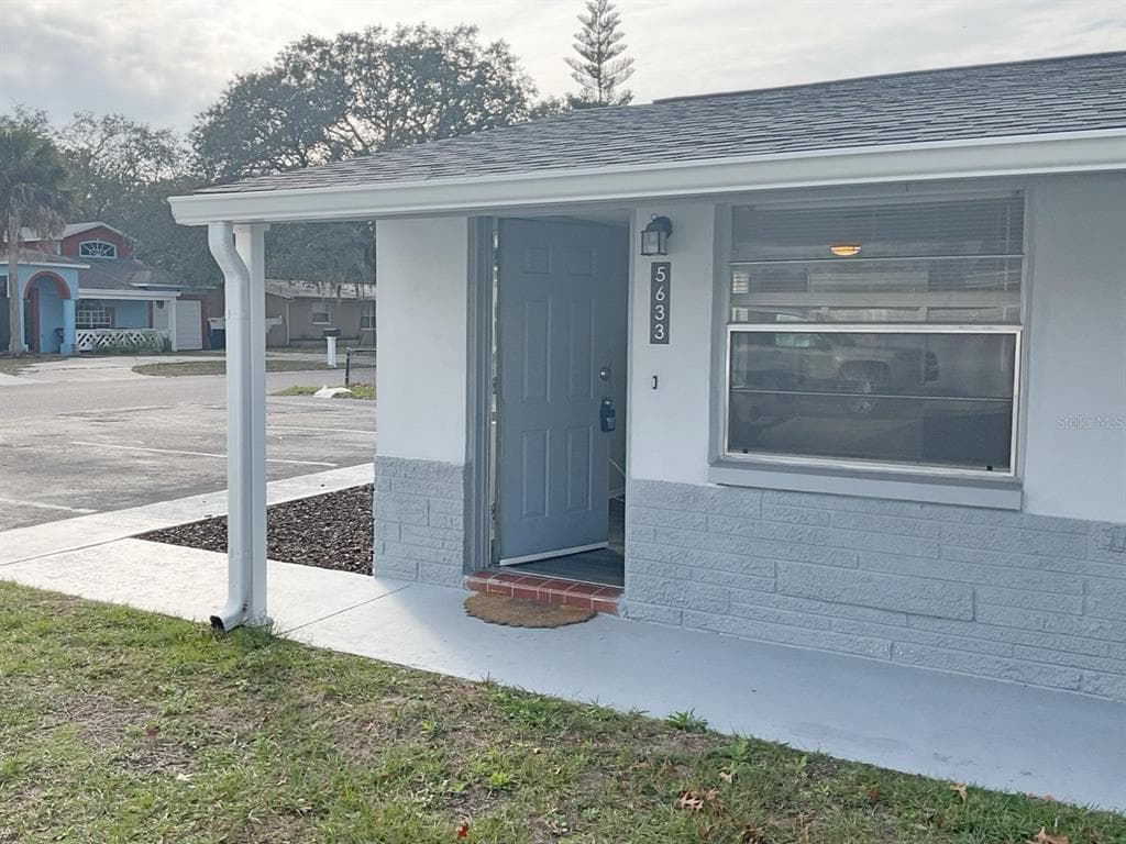 5633 GOLDEN NUGGET DRIVE HOLIDAY, FL 34690