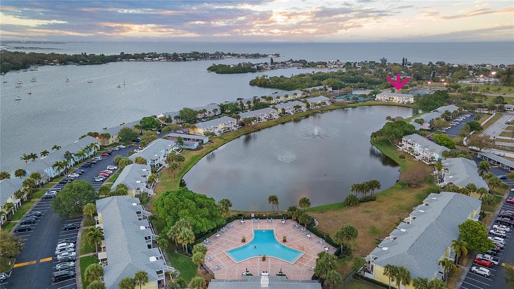 265 SEAHORSE DRIVE SE UNIT B ST PETERSBURG, FL 33705