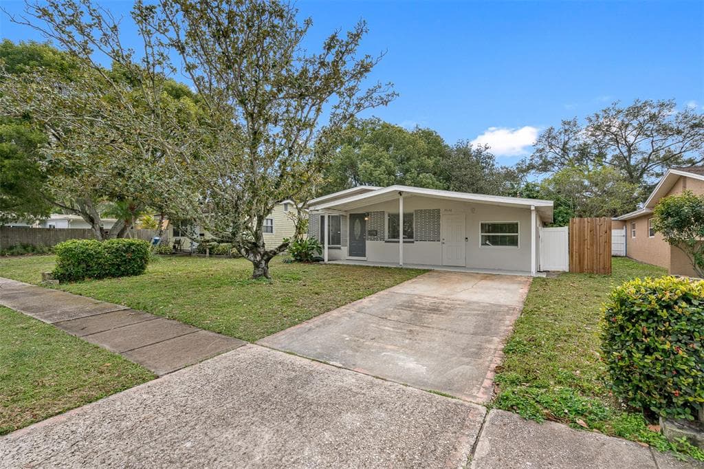 2626 40TH AVENUE N ST PETERSBURG, FL 33714