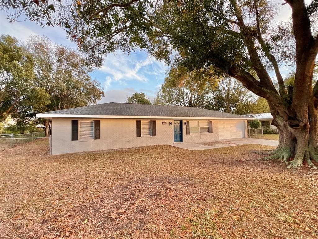 4851 FLEETWOOD STREET LAKE WALES, FL 33859