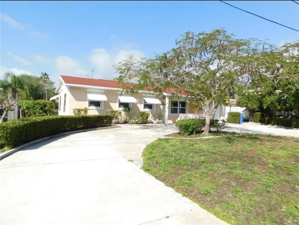 9398 SUN ISLE DR NE ST PETERSBURG, FL 33702