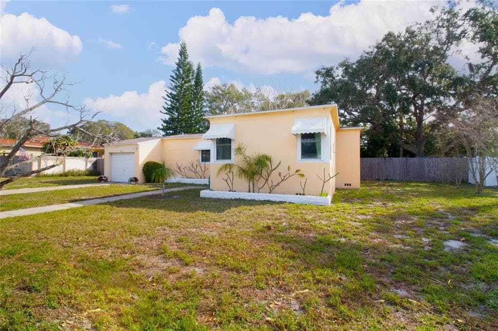 1579 BAYSHORE BOULEVARD DUNEDIN, FL 34698