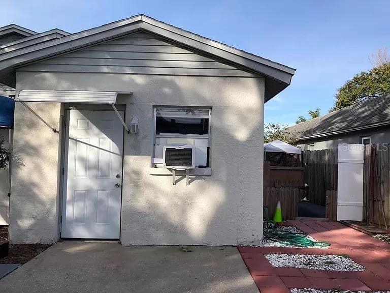 1218 JEFFORDS STREET UNIT B CLEARWATER, FL 33756