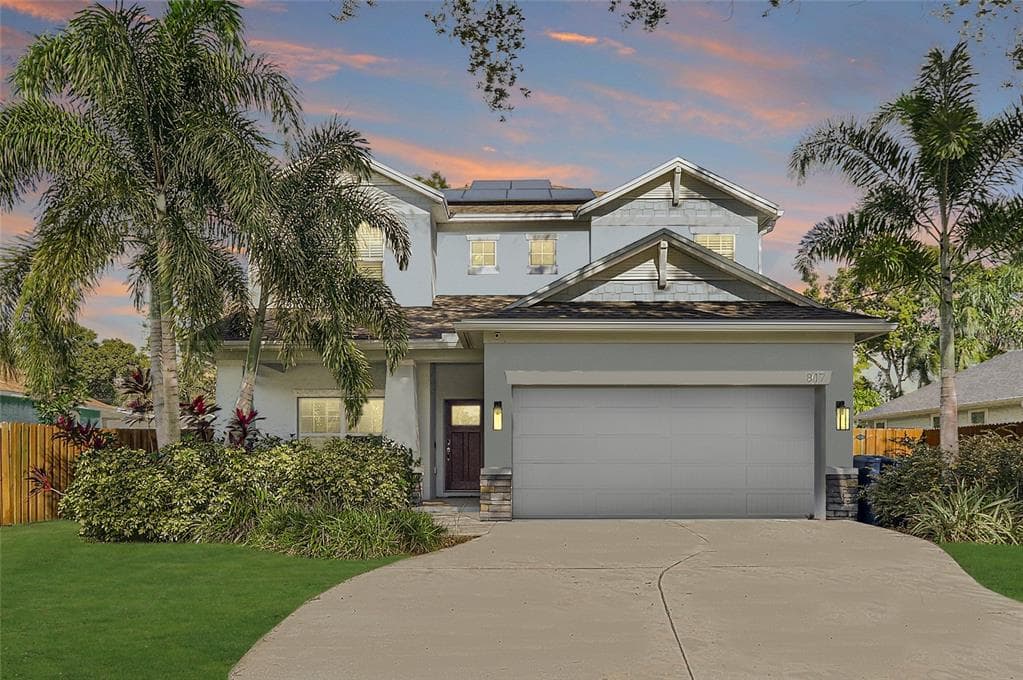 817 W WOODLAWN AVENUE TAMPA, FL 33603