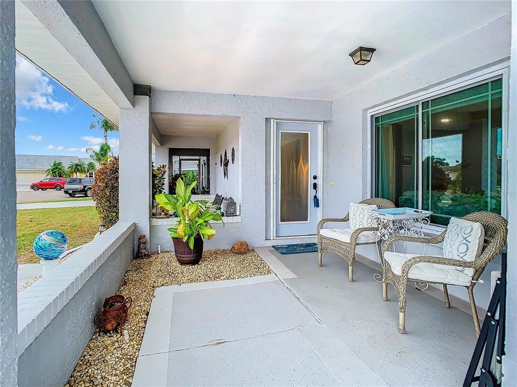 305 BRYCE COURT SUN CITY CENTER, FL 33573