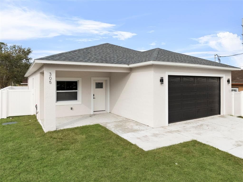 305 SE 8TH AVENUE MULBERRY, FL 33860