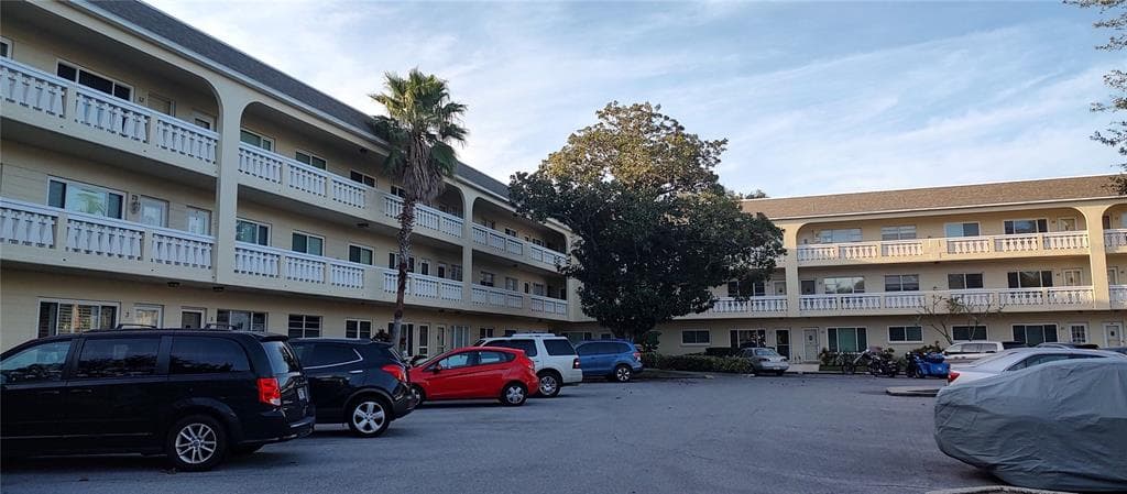2253 NORWEGIAN DRIVE UNIT 37 CLEARWATER, FL 33763
