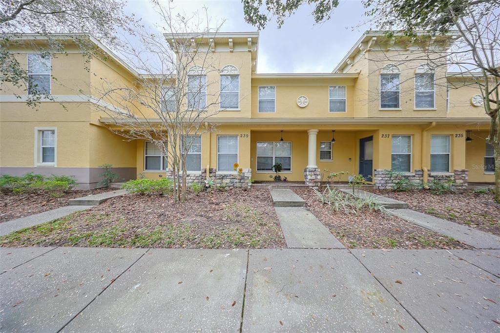 239 CASTLEKEEPER PLACE VALRICO, FL 33594