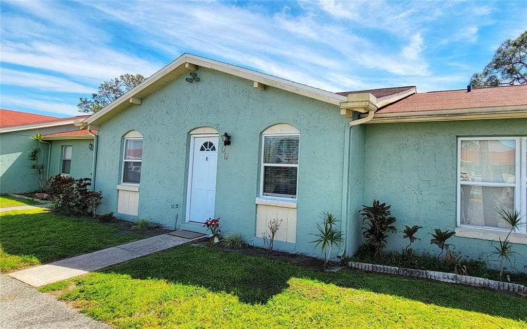11 LAGO MESA WAY KISSIMMEE, FL 34743