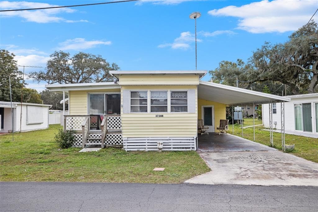 37344 HAMMOND DRIVE ZEPHYRHILLS, FL 33541