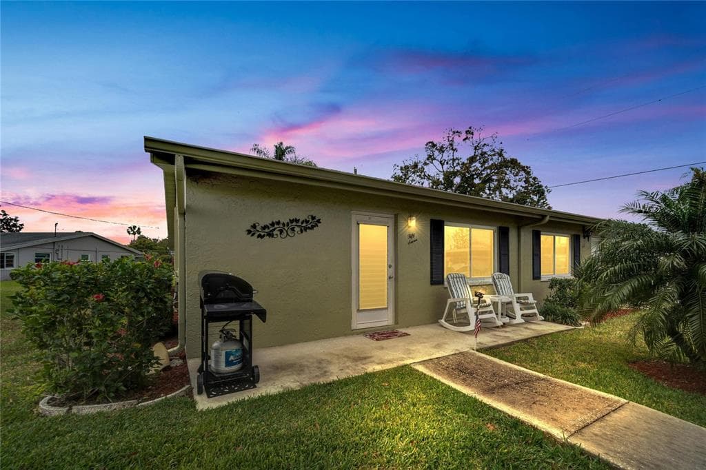 302 CANTON COURT UNIT 57 SUN CITY CENTER, FL 33573