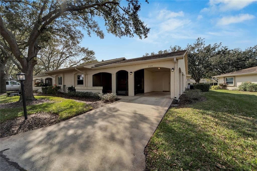2140 HAILSTONE CIRCLE UNIT 382 SUN CITY CENTER, FL 33573