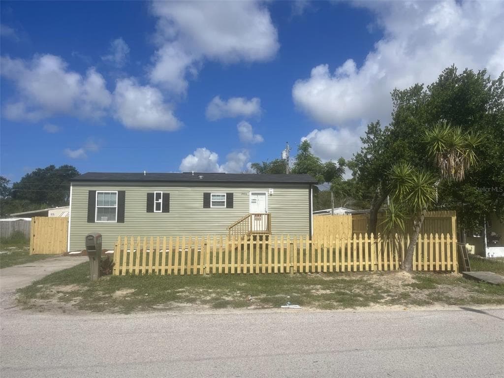 1901 RALLY LANE HOLIDAY, FL 34690