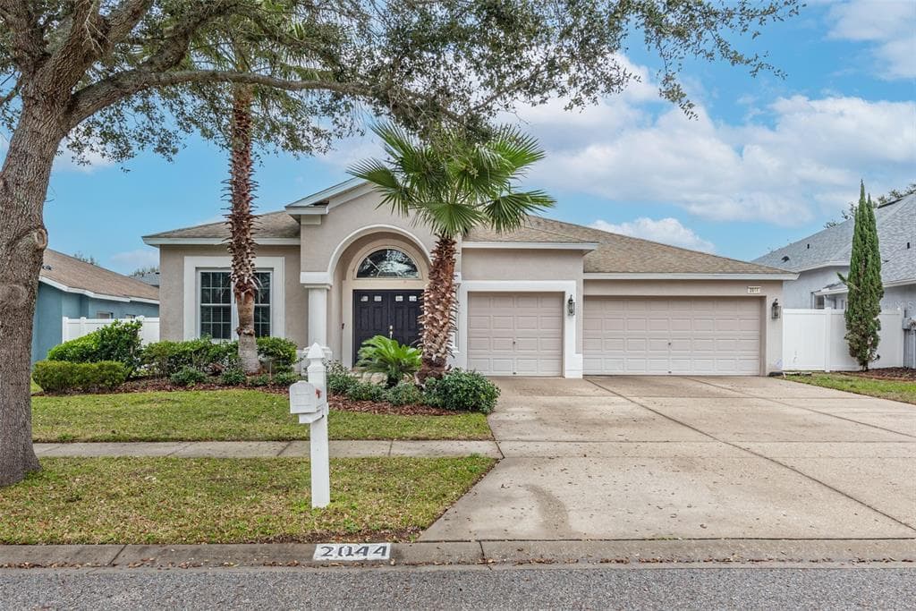 2044 HEARTLAND CIRCLE VALRICO, FL 33594