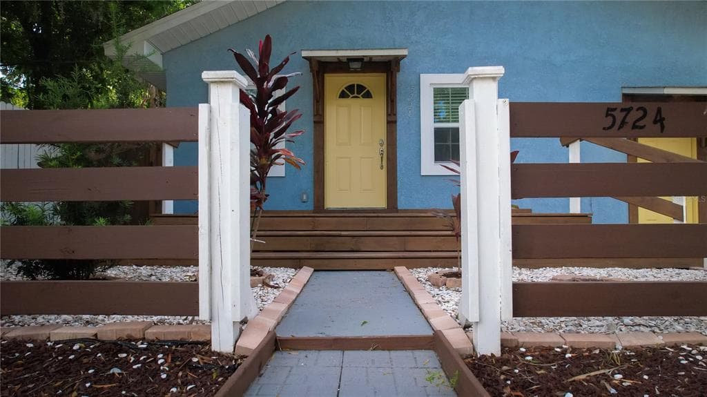 5724 CASSON AVENUE NEW PORT RICHEY, FL 34652