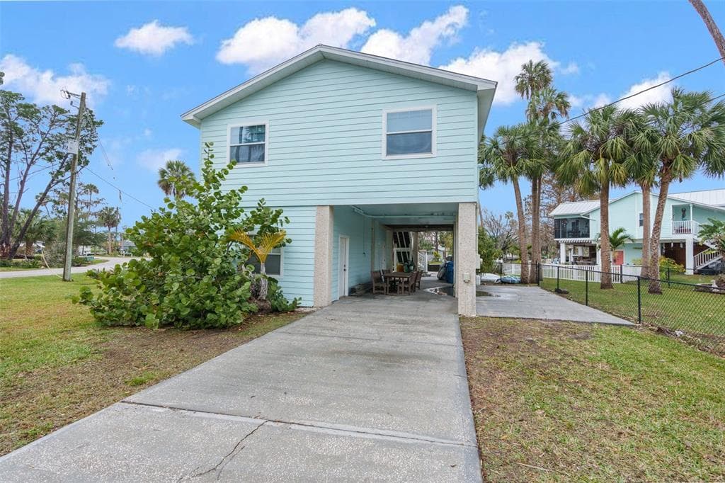 7295 SUNFISH CIRCLE WEEKI WACHEE, FL 34607
