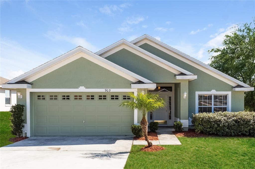 903 CORK OAK LANE MINNEOLA, FL 34715