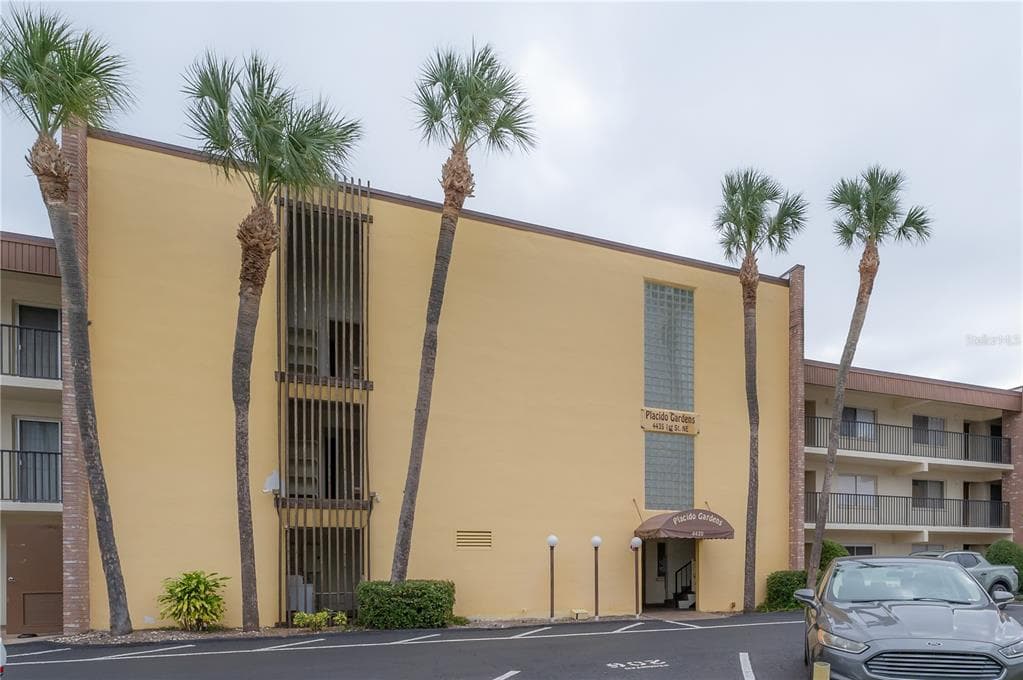 4435 1ST STREET NE UNIT 108 ST PETERSBURG, FL 33703