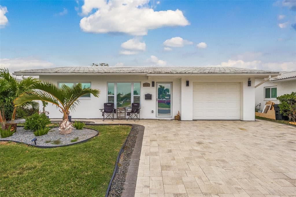 9729 37TH STREET N UNIT 4 PINELLAS PARK, FL 33782