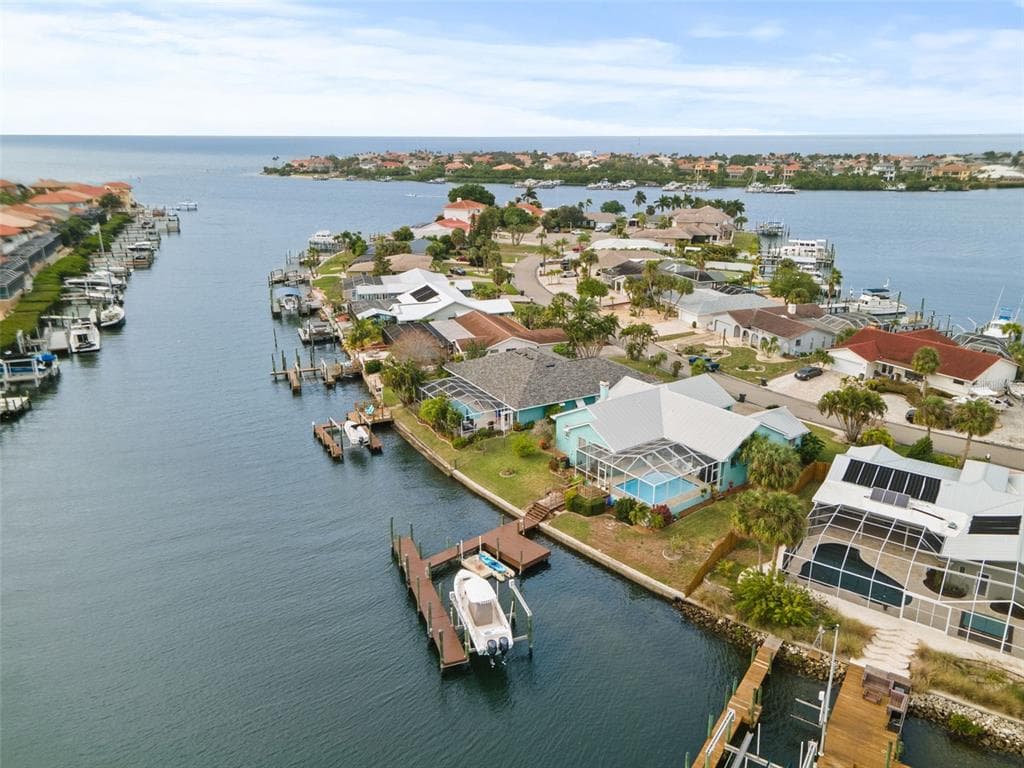 6321 COCOA LANE APOLLO BEACH, FL 33572