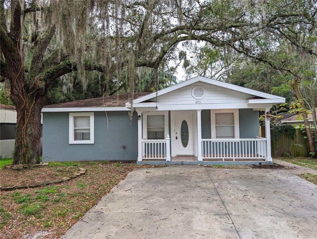 2011 E HENRY AVENUE TAMPA, FL 33610