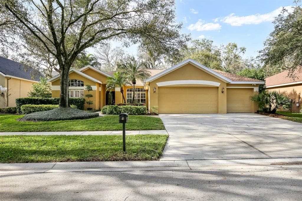 5621 OSPREY PARK PLACE LITHIA, FL 33547