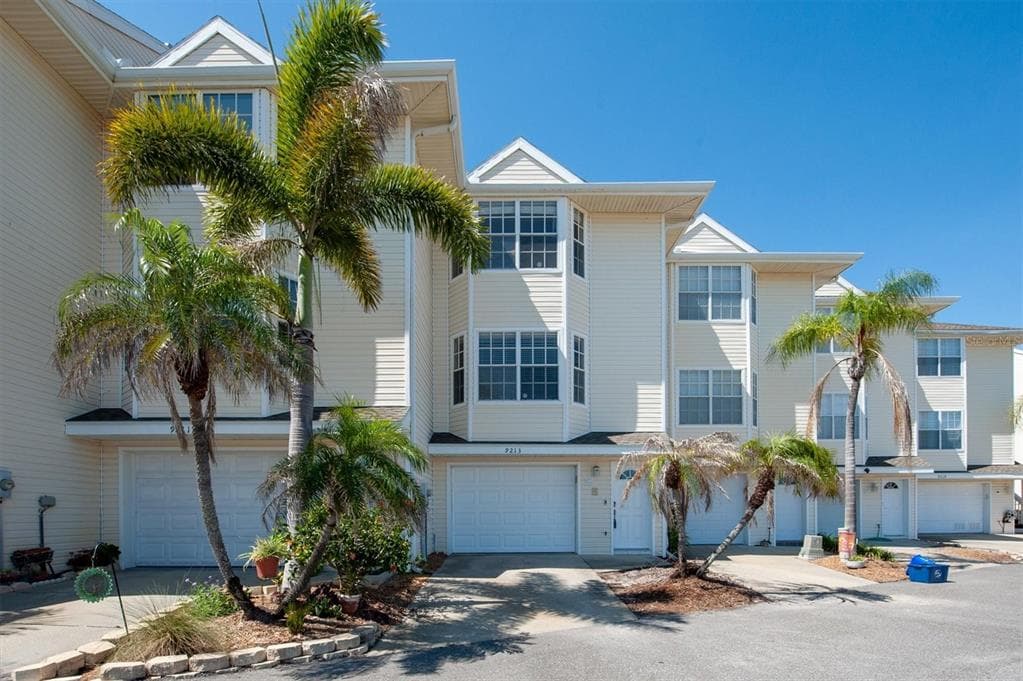 9213 CAPTIVA CIRCLE
