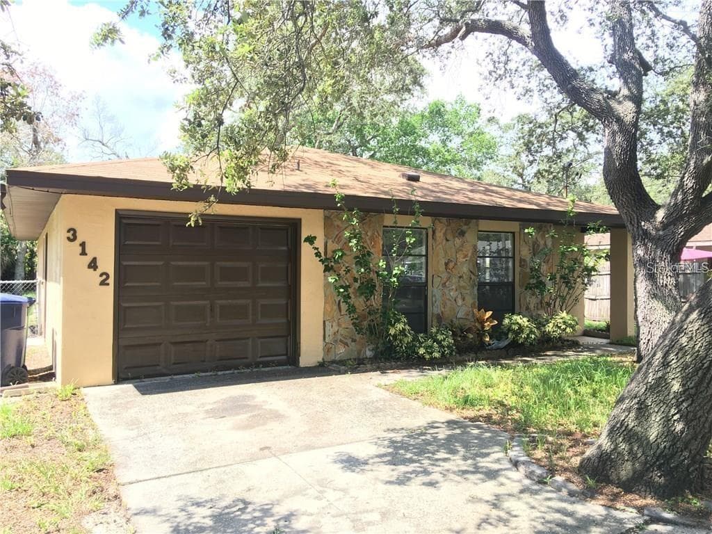 3142 W VARN AVENUE TAMPA, FL 33611
