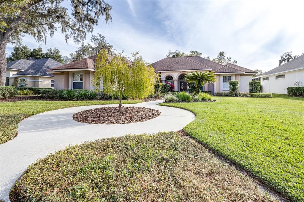 4905 SYLVAN OAKS DRIVE