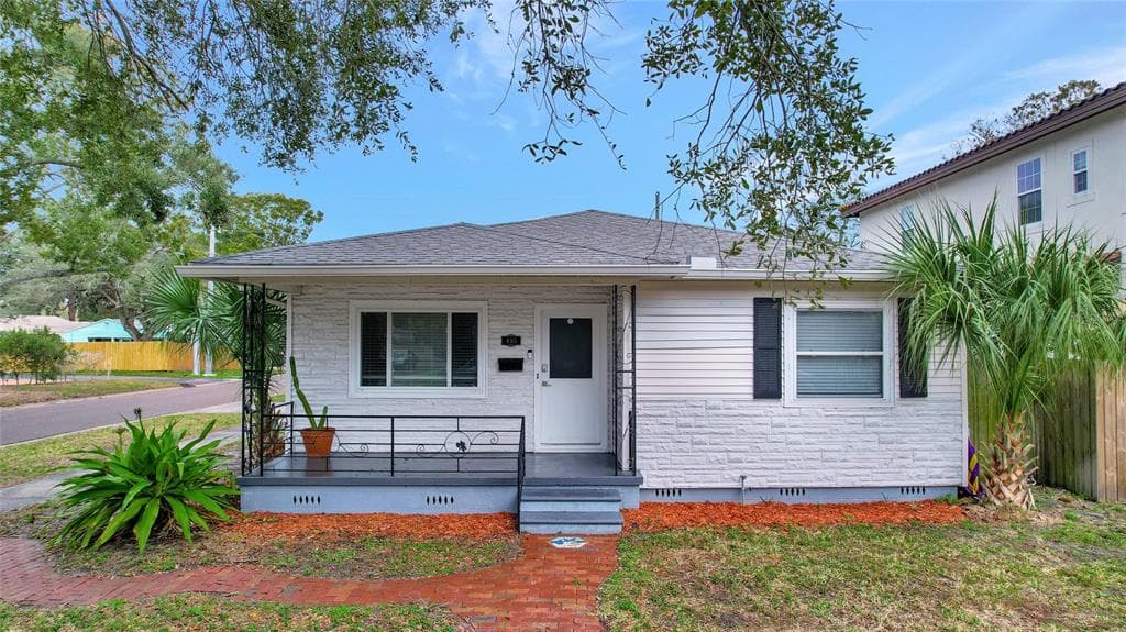 495 35TH AVENUE N ST PETERSBURG, FL 33704