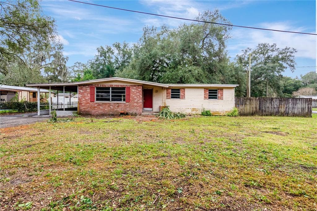 10605 1ST STREET THONOTOSASSA, FL 33592