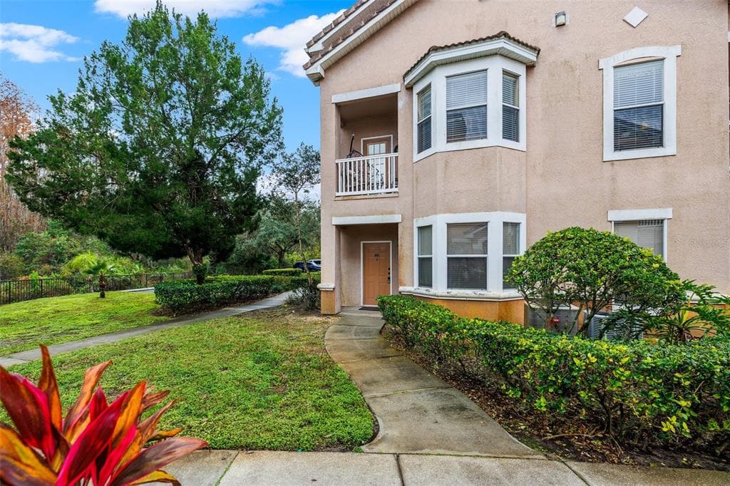 10549 VILLA VIEW CIRCLE TAMPA, FL 33647