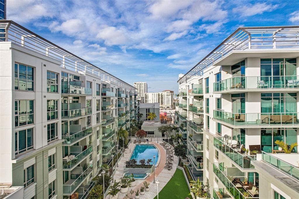 912 CHANNELSIDE DRIVE UNIT 2806 TAMPA, FL 33602