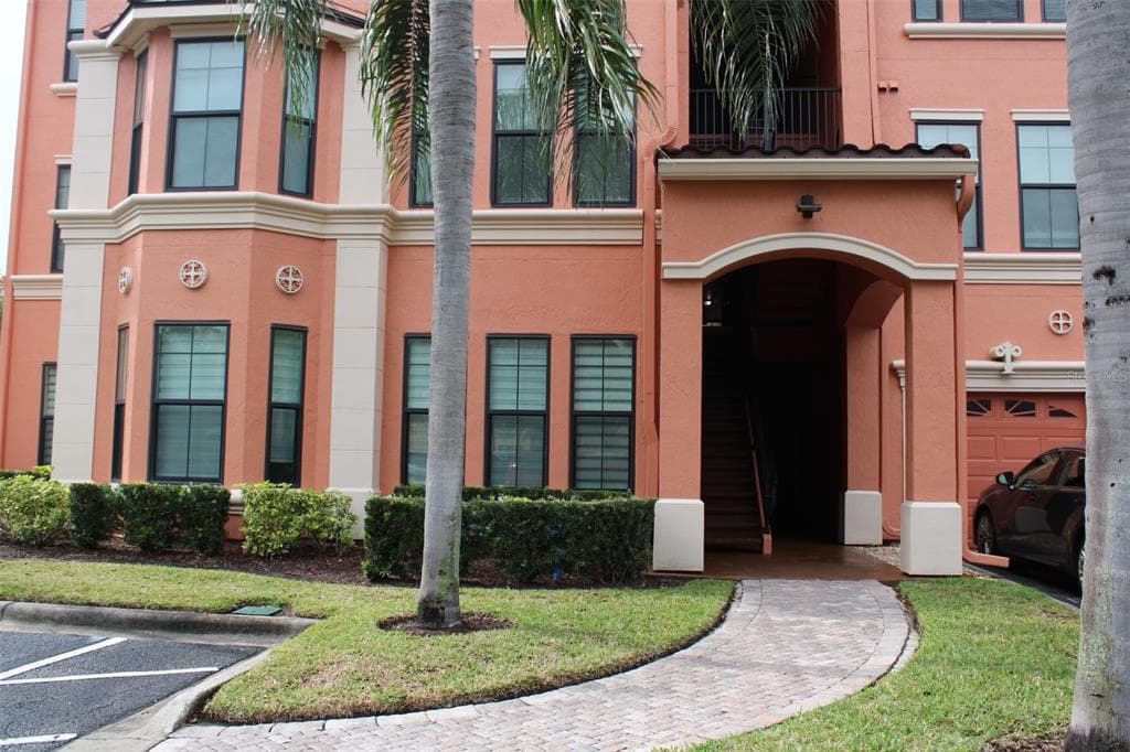 2705 VIA MURANO UNIT 132 CLEARWATER, FL 33764