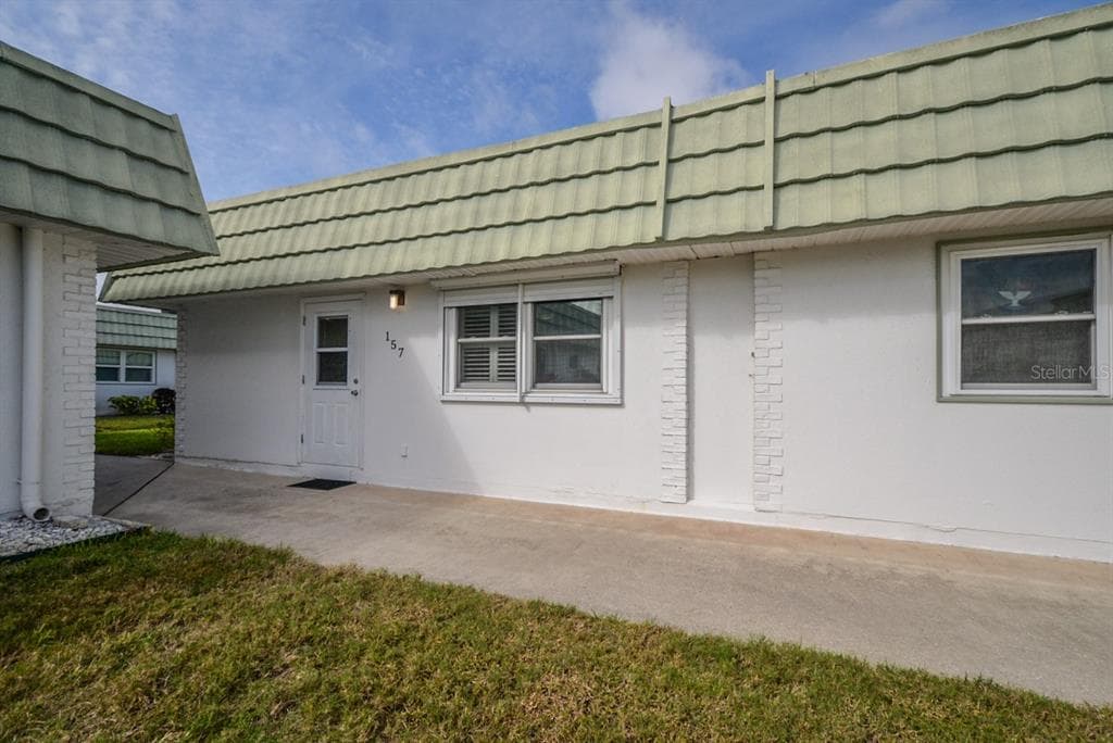 302 ANDOVER PLACE S UNIT 157 SUN CITY CENTER, FL 33573