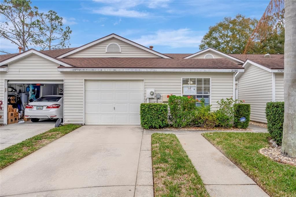 21505 GREBE COURT LUTZ, FL 33549