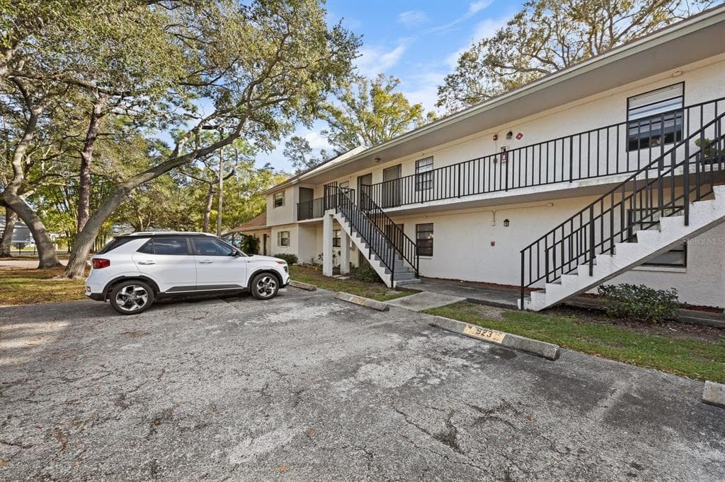 2122 BRADFORD STREET UNIT 504 CLEARWATER, FL 33760