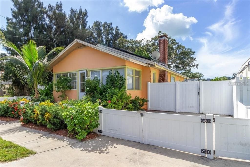 604 ALDEN AVENUE CLEARWATER, FL 33755