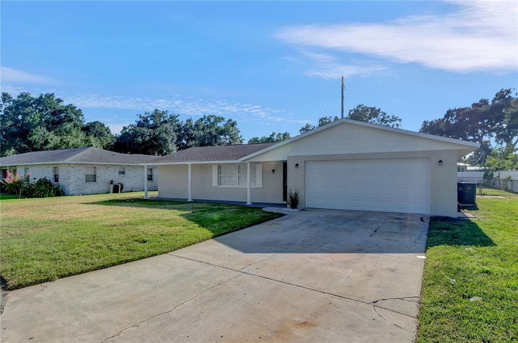 2452 LYNNWAY CIRCLE LAKELAND, FL 33805