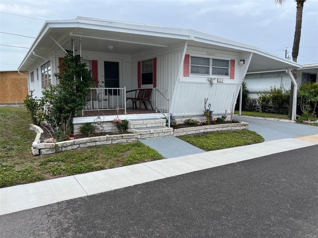 34122 OAK DRIVE N PINELLAS PARK, FL 33781