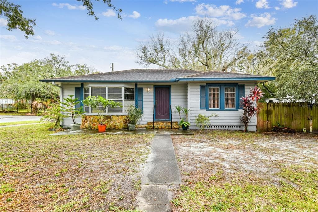 318 W HANNA AVENUE TAMPA, FL 33604