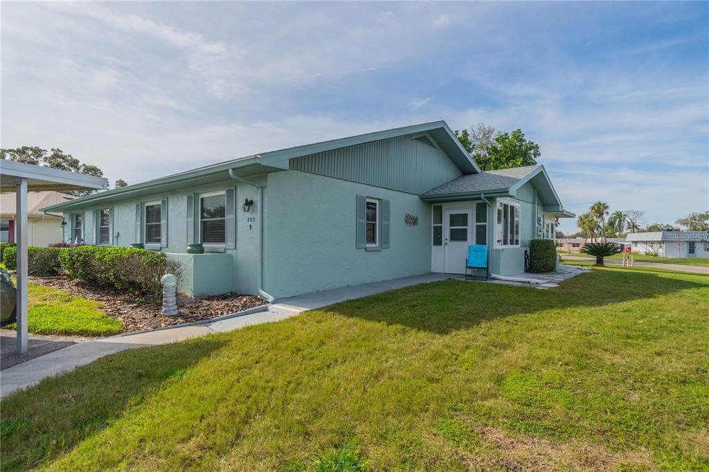 302 FOWLING COURT UNIT B SUN CITY CENTER, FL 33573